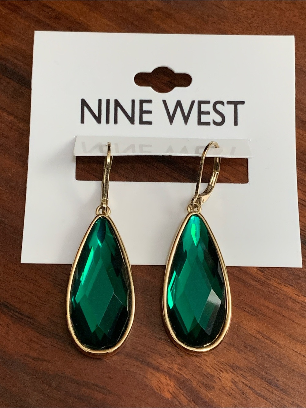 NWT Nine West gold tone green stone earrings